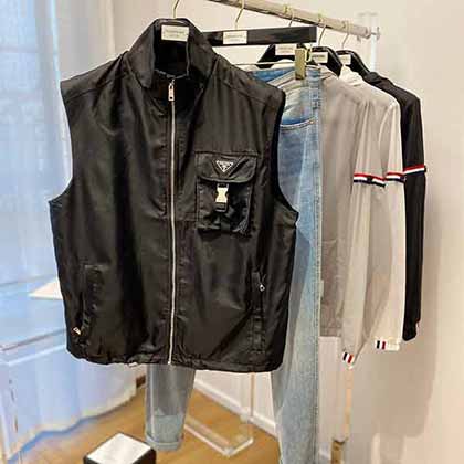 PRADA夏季款輕盈馬甲，專柜官網正售新系列級致的經典