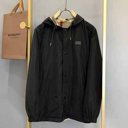 名品男裝品牌巴寶莉格子雙面連帽夾克，低調中透著奢華