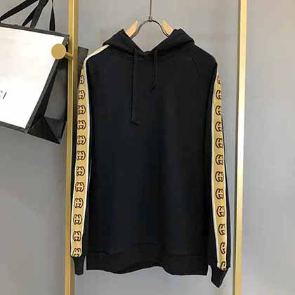 Gucci經(jīng)典的輕奢運動風經(jīng)典雙G運