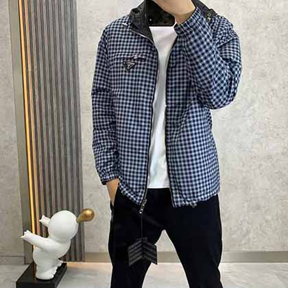 Prada官網(wǎng)新款?yuàn)A克外套 普拉達(dá)早