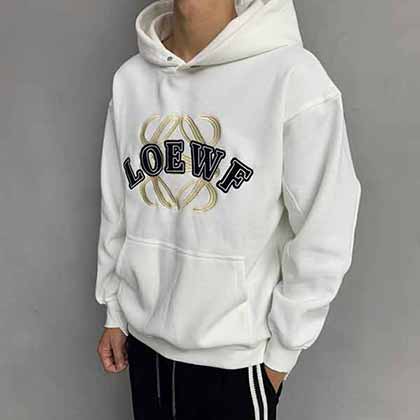 休閑與個(gè)性兼?zhèn)涑绷鱨ogo刺繡連帽衛(wèi)衣