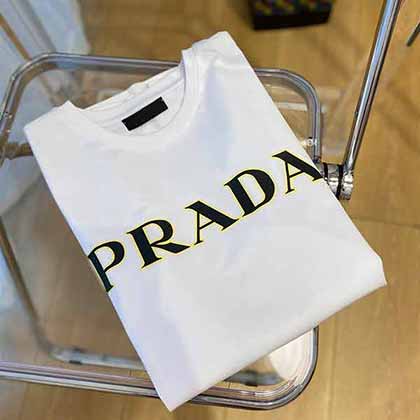 PUA普拉達美妙絕倫元素僅限當代的時尚品味！