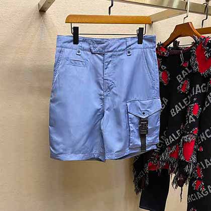 Dior側邊單口袋休閑工裝短褲，男士重工金屬卡扣飾帶點綴工裝短褲。