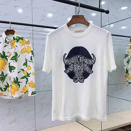 Dior迪奧牛年限定針織T恤，手工編織，呈現獨特花