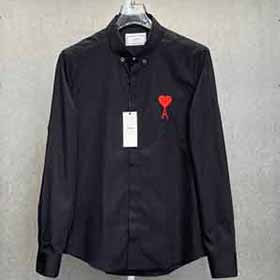 Ami經典到時髦莫蘭迪系列短袖襯衣發揮。