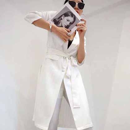 小香熱銷款風衣套裝，兩側開衩設計，成套穿著顯氣質！