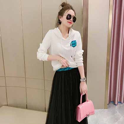 愛馬新款名媛氣質(zhì)愛馬印花口袋拼接連帽