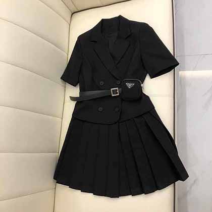 Prad西裝連衣裙！搭配腰包，又美又颯！