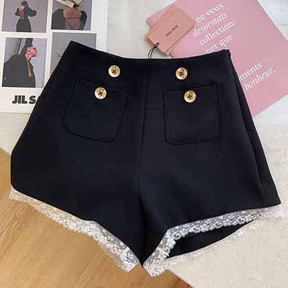 miumu 21早秋新品高腰顯瘦優(yōu)雅迷人的蕾絲邊短褲