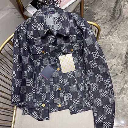 Louis vuittin全新Damier 圖案復古丹寧牛仔外套！