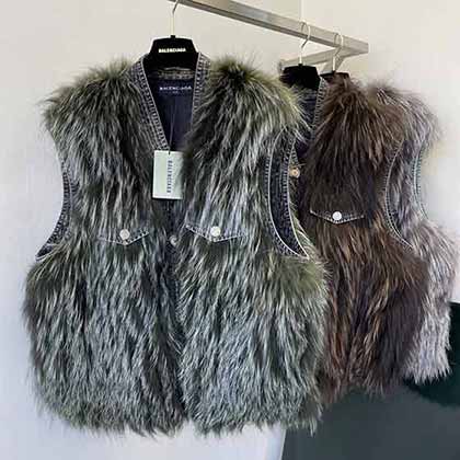 BALENCIAGA 狐貍毛馬甲，高等漸變設計，精良寬松版型