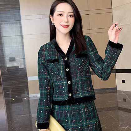 新款小香粗尼套裝，每個女人衣柜里必不可少的就是一款