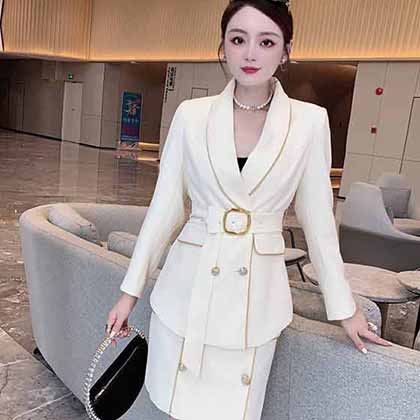 小香風撞色套裝，很有時尚設計感的一款套裝！