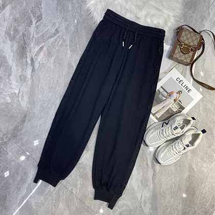 早秋潮牌運動衛褲搭配T恤，衛衣都可以，出街能夠更好凸出酷蓋造型