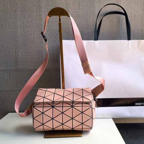 三宅一生輕奢品牌胸包信封小包包女 新款大品牌腰包