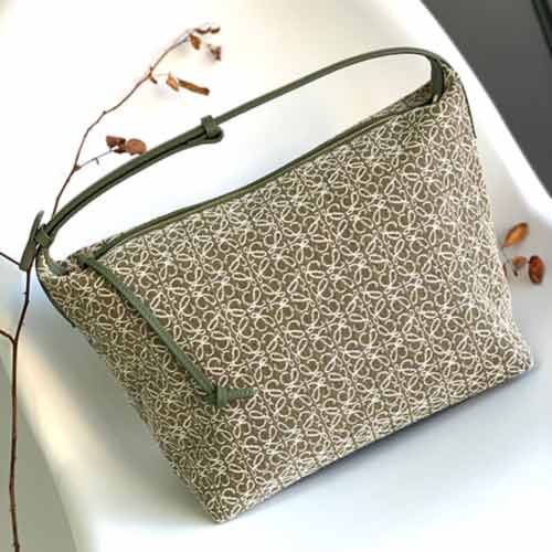 羅意威新款Cubi Anagram腋下包，時尚與品質的精良結合！