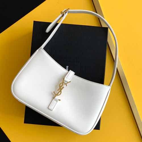 YSL 靈感源自小眾電影的 Cléo 腋下包 