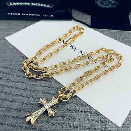 真品奢飾品網克羅心鑲嵌鉆字母項