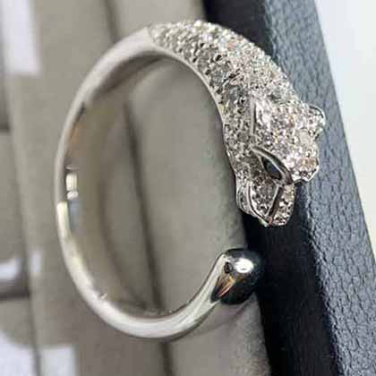 國際大品牌戒指，卡地亞Parthere系列半鉆豹子戒指！