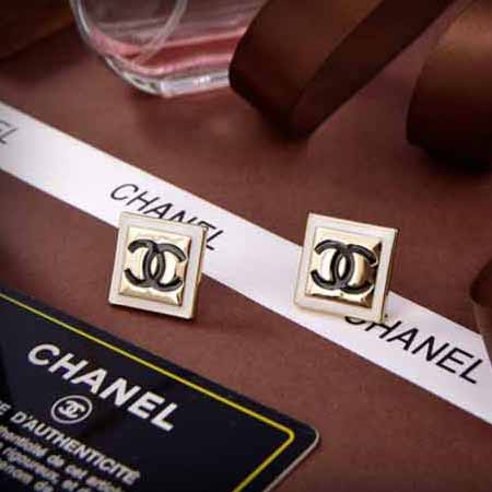 歐美大品牌同款名品字母耳釘 小香高等輕奢冷性風(fēng)耳環(huán)耳飾