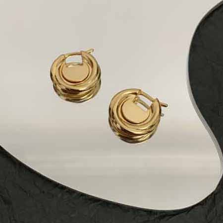 法式高雅BV耳環金屬感十足，展現個人自信與品味