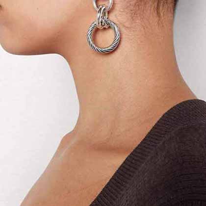 法式高雅氣息Bottega Veneta BV耳環(huán)：金屬感十