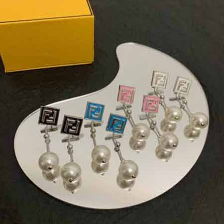 FENDI時尚大品牌高等感珍珠耳釘 