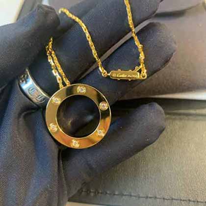 卡家的珠寶love六鉆大餅項鏈女人有永遠買不完的珠寶