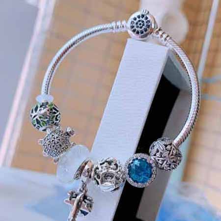 高品質鑲嵌工藝潘多拉手鏈 Pandora抖音網(wǎng)紅直播帶貨