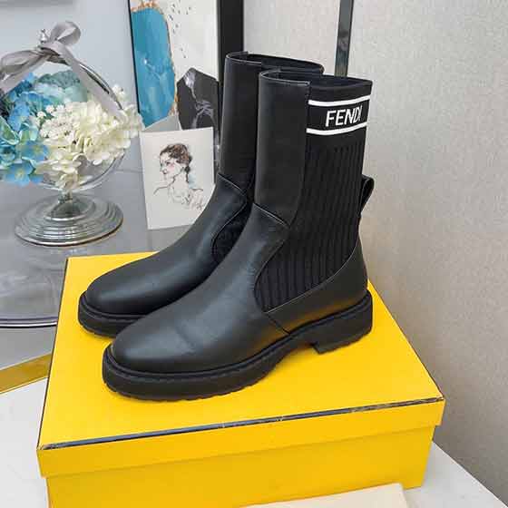 Fend全新女式中筒靴，秋冬系列FF襪子彈力短靴