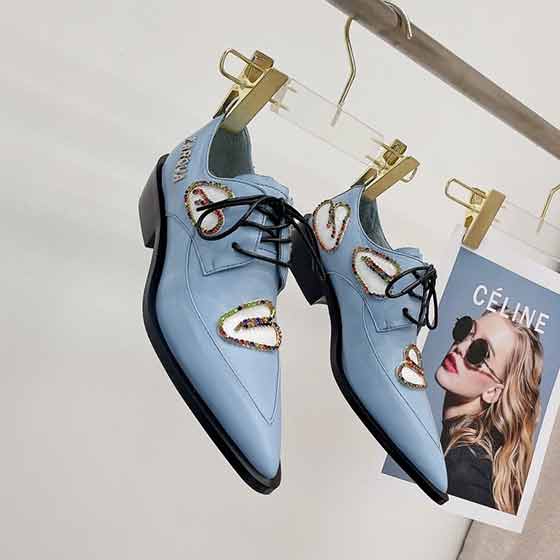 Nina Zarqua 巨時髦的尖頭小皮鞋