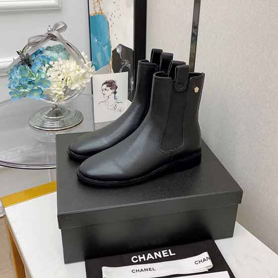 大品牌冬季女靴小香山茶花金屬logo