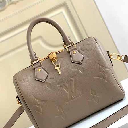 秋季W(wǎng)ild at Heart 膠囊系列枕頭