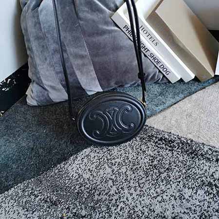 CELINE秋冬小豬包：小巧精致，搭配絕