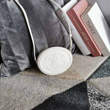 CELINE秋冬搭配旺柴絕美小豬包，mi