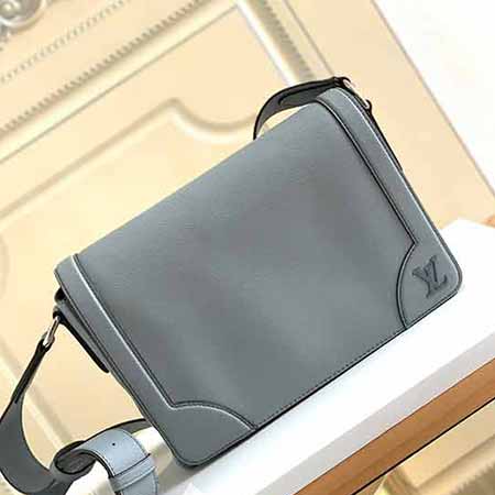 lv新款男包M30808灰色 Taga壓紋皮革 郵差包