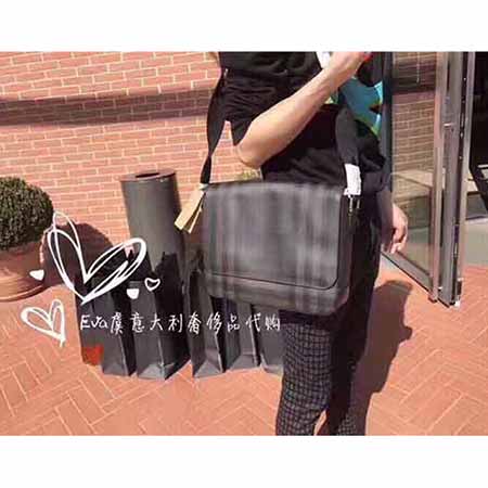 名品男包時(shí)尚PVC配皮相機(jī)包 巴寶莉雙扣男士紋