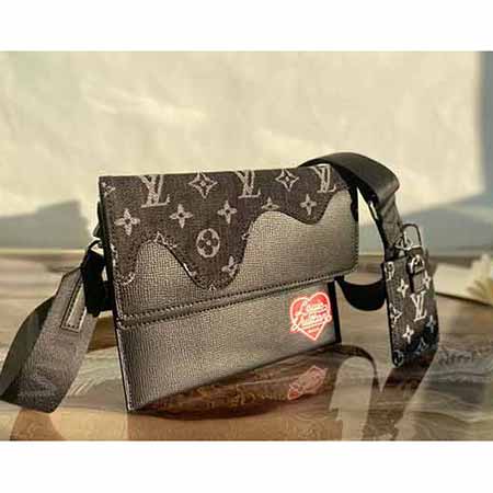 路易威登時尚男包 Trio 郵差包 商務休閑男士包 大品牌背包M81013