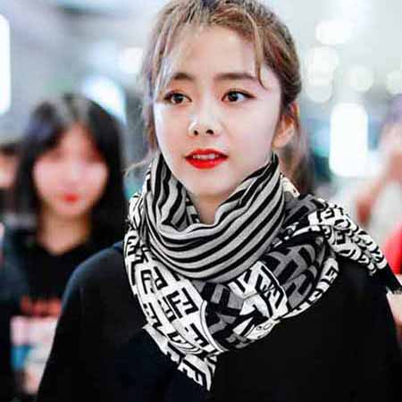 F家圍巾女冬季新款大品牌羊絨披肩可愛少女芬迪圍脖