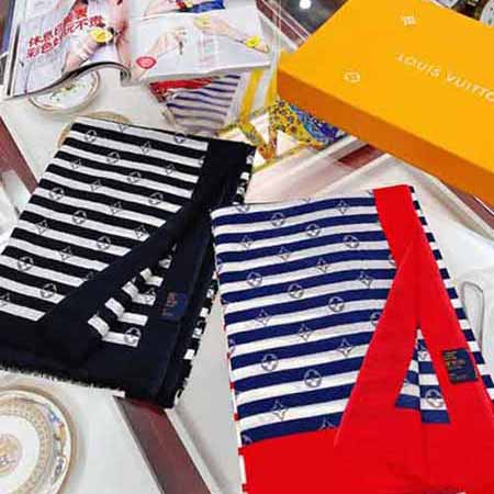 LV路易威登秋冬季經(jīng)典款大紅色羊毛長方形女士圍巾