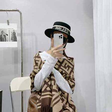 FENDI春秋款洋氣時尚披肩圍脖2022新款大品牌百搭圍