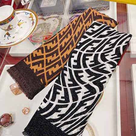 FENDI圍巾女冬季新款百搭大品牌氣質優雅羊絨保暖圍脖