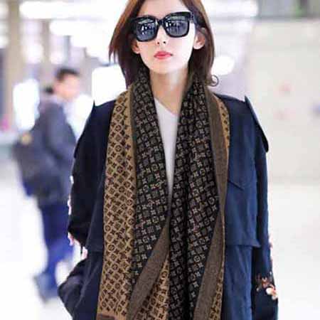 LV羊絨圍巾明星同款老花金線披肩 大品牌保暖圍脖