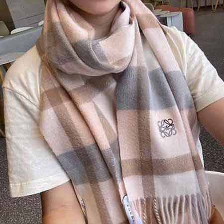 潮牌LOEWE高等感圍巾女士秋冬季羊絨大披肩字母圍脖保暖