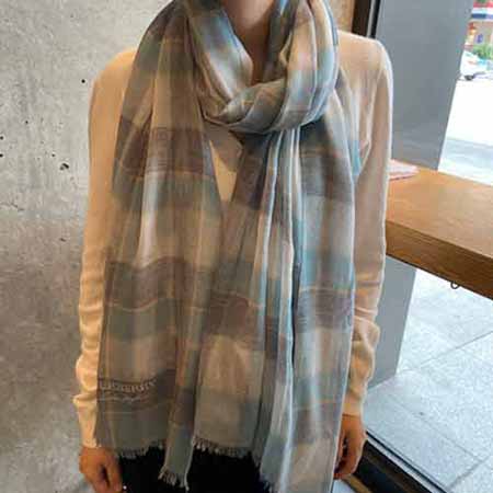 Burberry圍巾女秋冬季高等感大品牌羊絨披肩 百搭圍