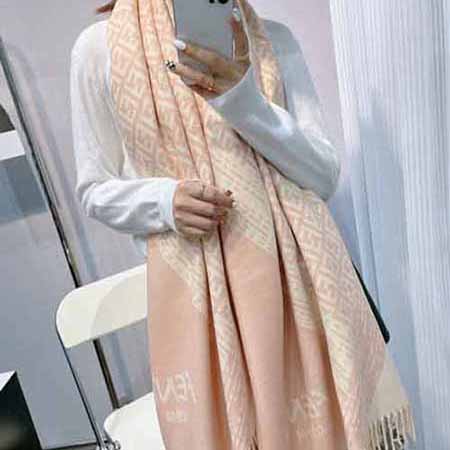 FENDI秋冬款大品牌明星同款羊絨圍巾芬迪百搭保暖披