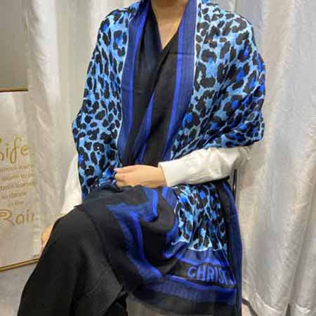 高等品質觸手可及！新款原版Dior羊絨圍巾，盡顯尊貴風范！