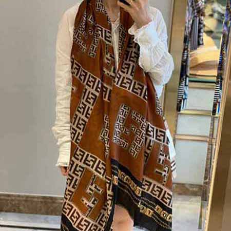 芬迪老花圍巾女冬季大品牌百搭經典格子加厚保暖披肩