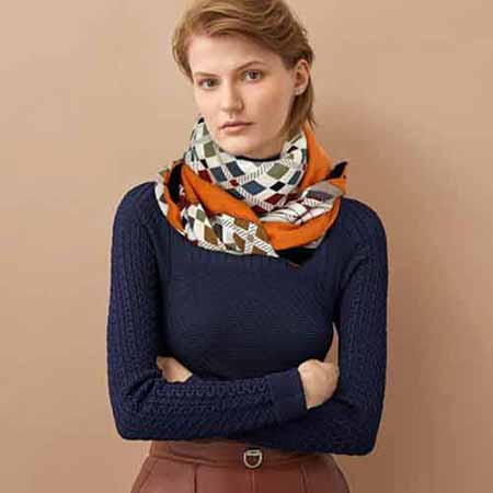 愛馬仕專柜立體呈現圖案紋路蘇格蘭漫游羊絨方巾