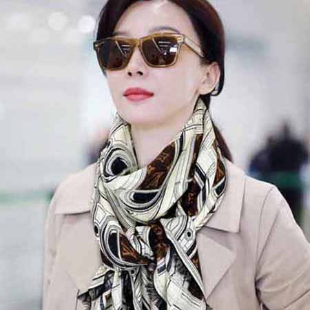 秋冬時裝秀的古希臘和羅馬主題驢家羅馬建筑須邊提花方巾